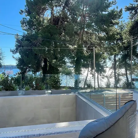 Ionian Elite Beachfront * Нидри